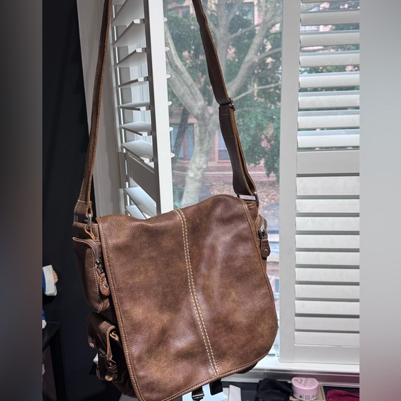 🌟HOST PICK🌟 Vintage ROOTS Milano Tribe Messenger / Laptop  Shoulder Bag✨ - Picture 14 of 16